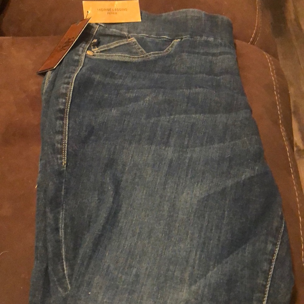 Rock & Republic pull on jeans